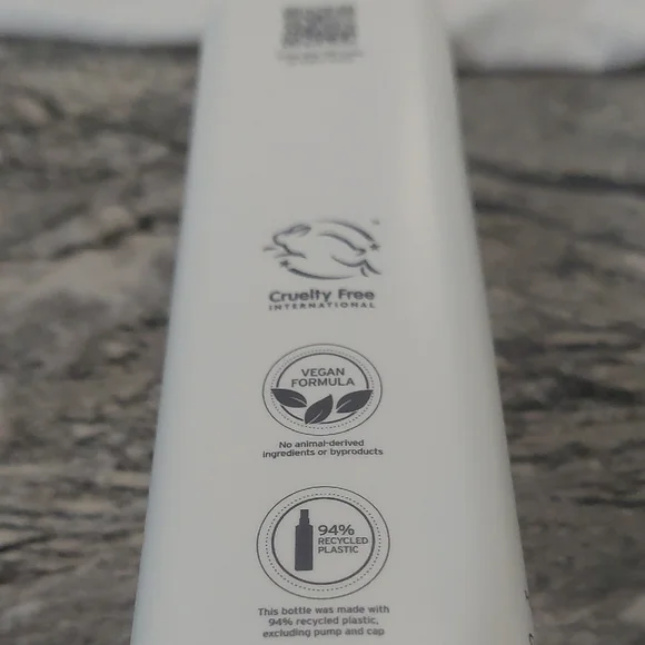 Biolage All In One Multi-Benefit Hairspray - White - Picture 5 of 8